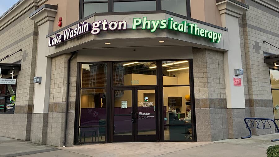 Transparent commercial glass entry door design
