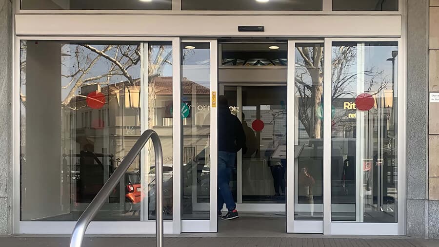 Automatic Glass Door