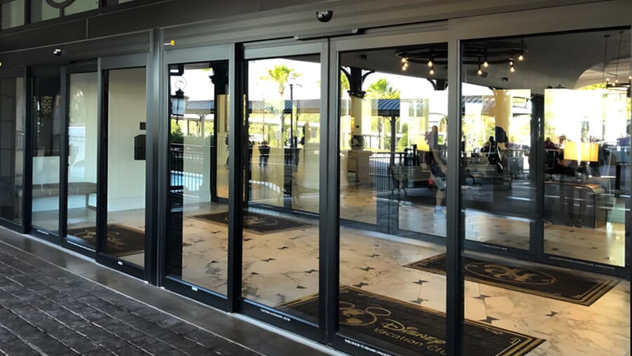 High-traffic heavy-duty automatic business door