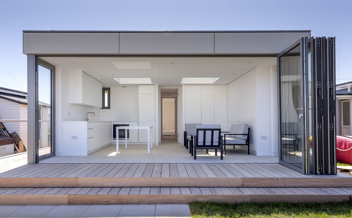 Modern Minimalist Pavilion with Fully Open Folding Door System Modern Minimalist Pavilion with Fully Open Folding Door System